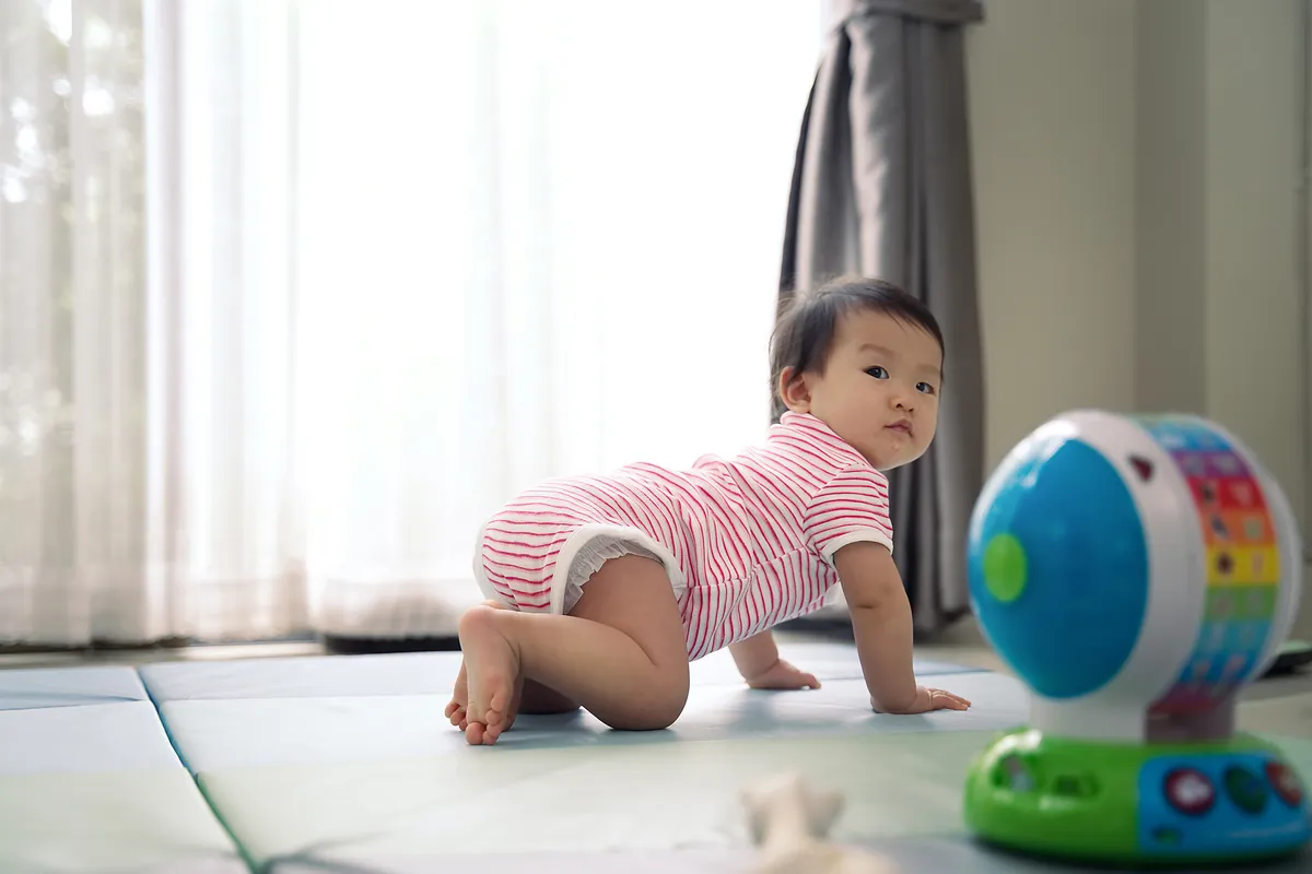 When should I worry about my baby not crawling?