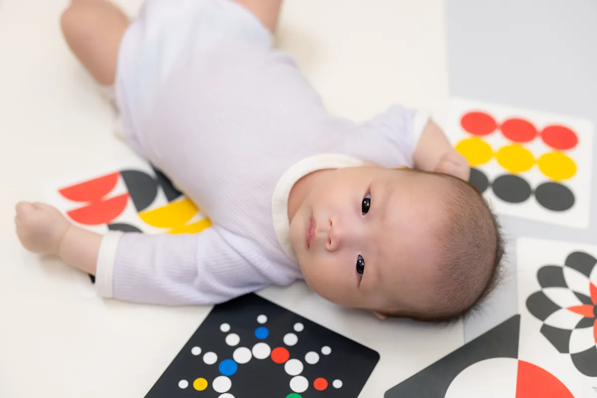 How can I stimulate my baby’s sense of sight?