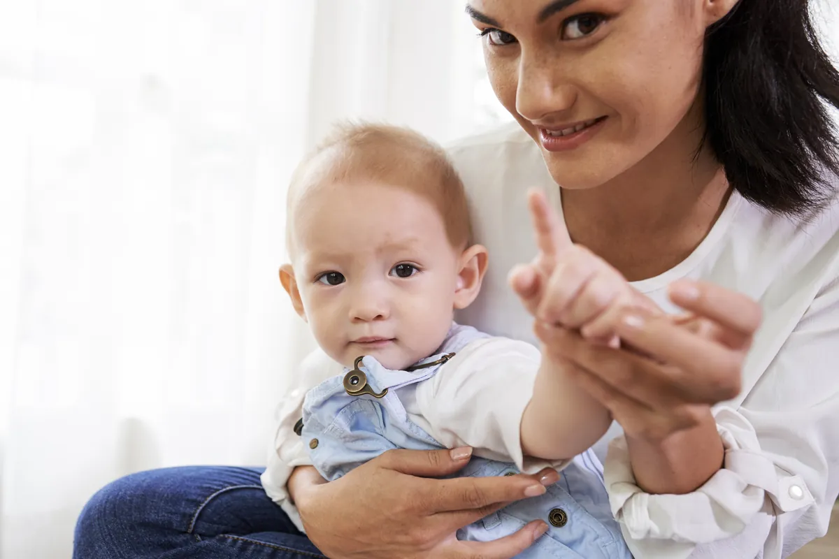How can I use baby sign language with my baby?