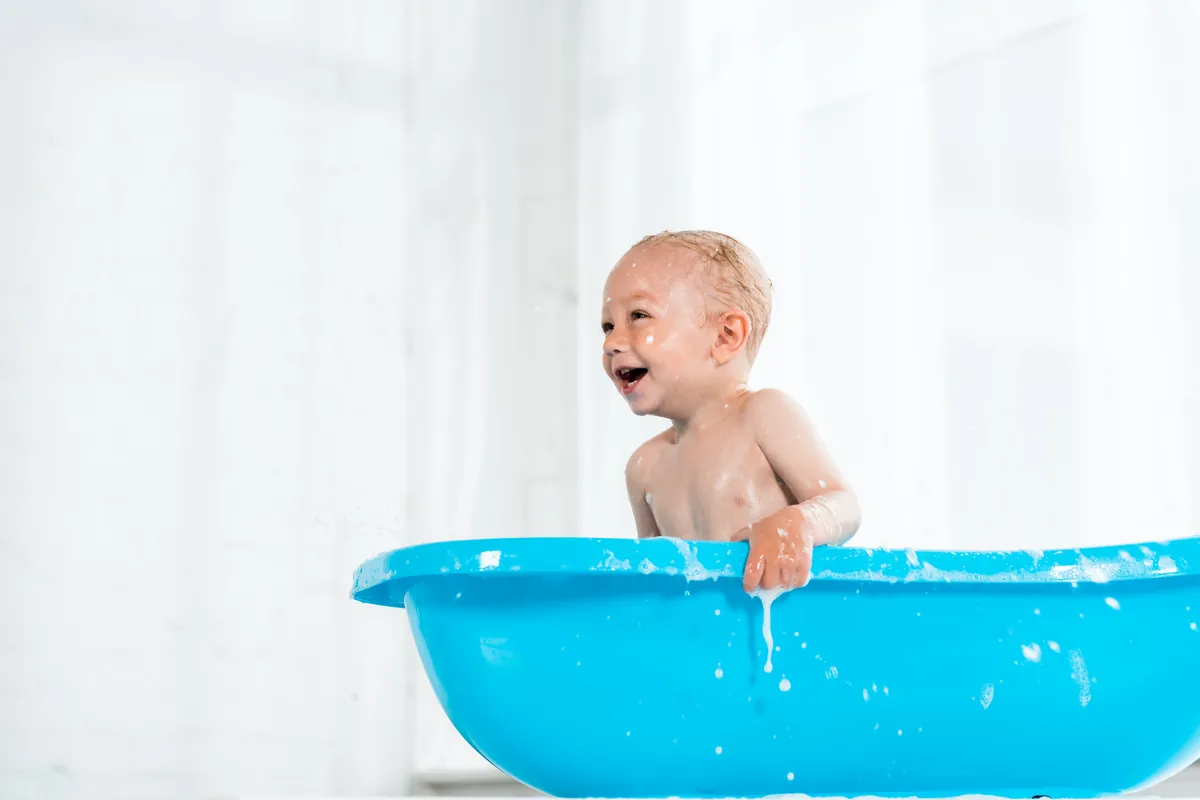 How to bathe a baby