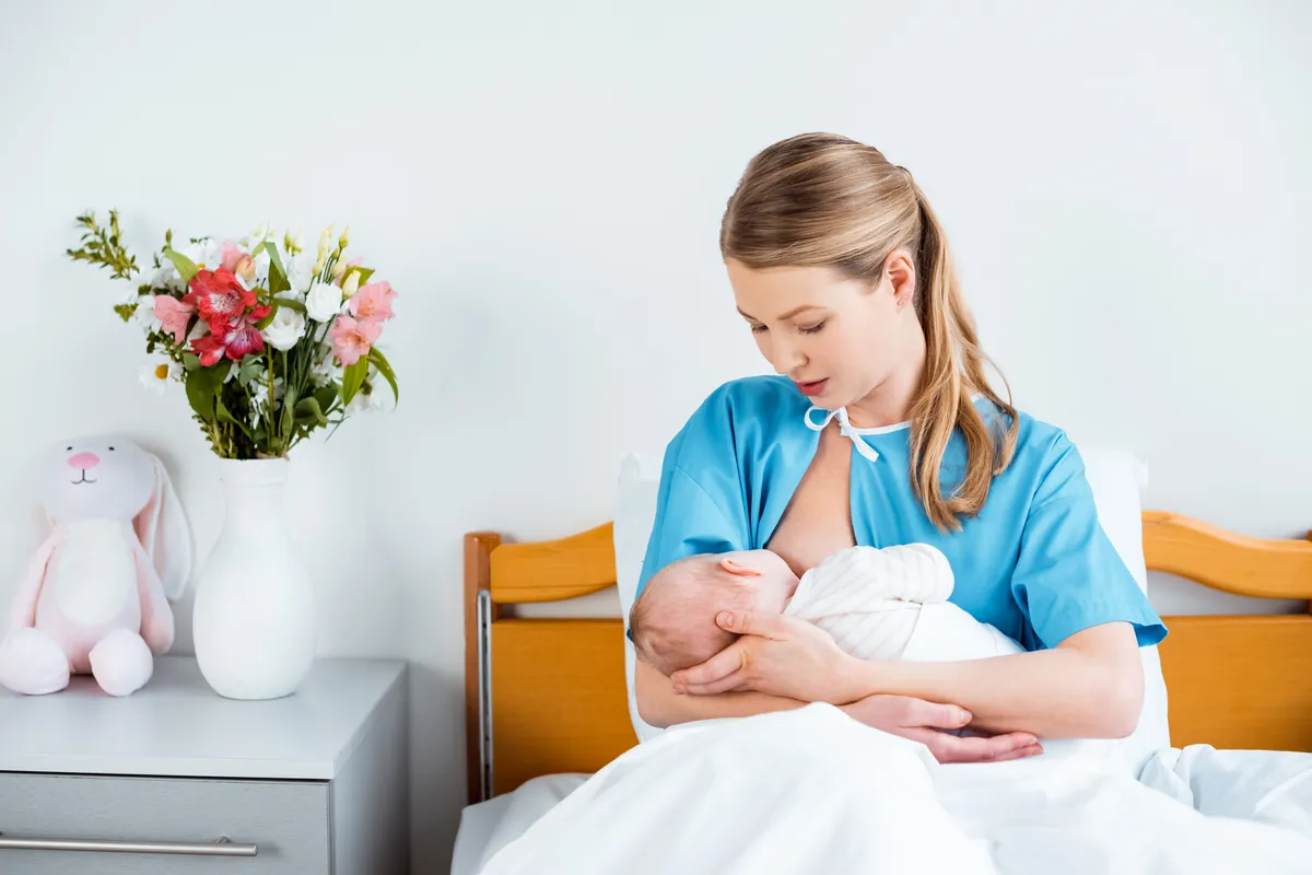 Breastfeeding a newborn: What to expect