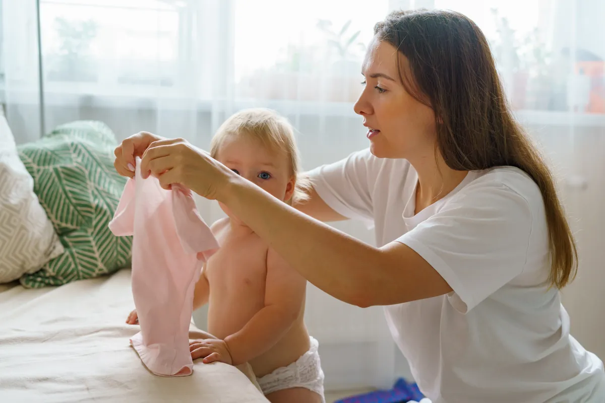 How to dress and undress my baby
