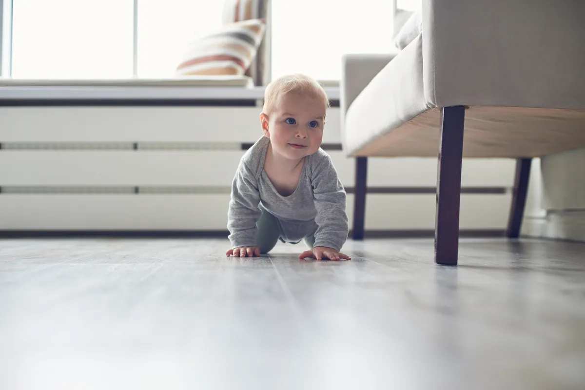 When should babies crawl?