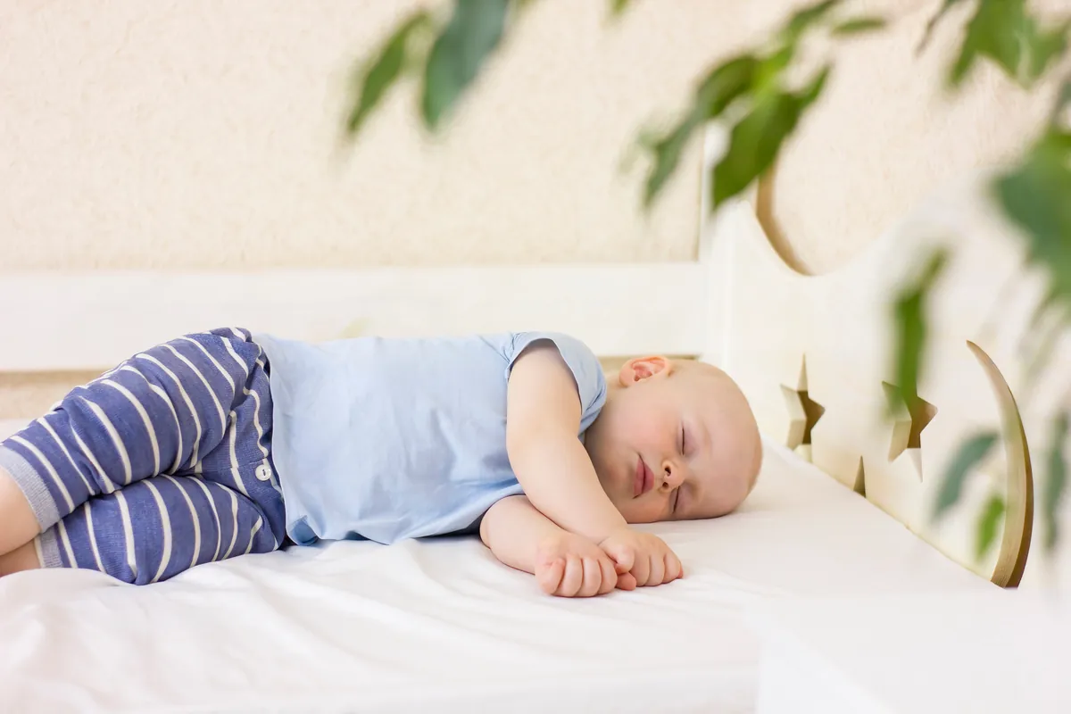 How much should my 13-16 month old baby sleep?