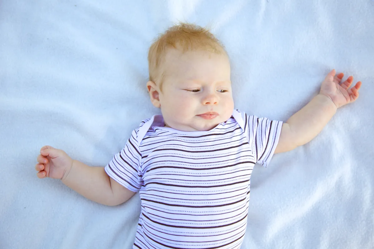 How much should my 4-6 month old baby sleep?