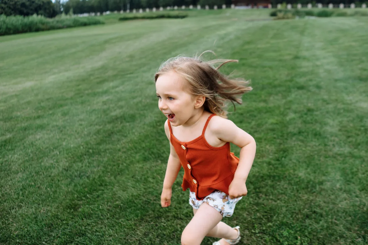 Language milestones: learning to use verbs