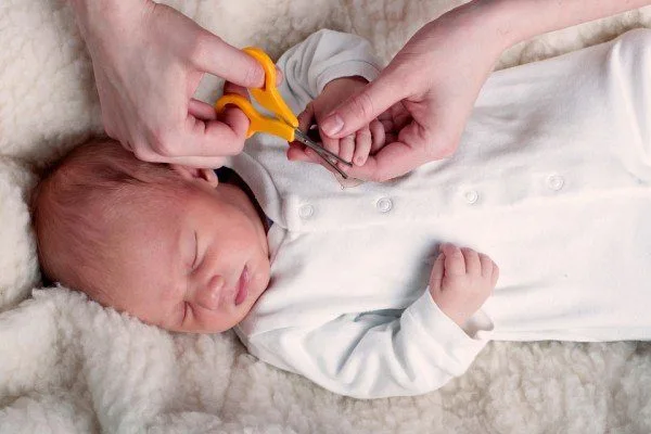 How to cut your baby’s nails