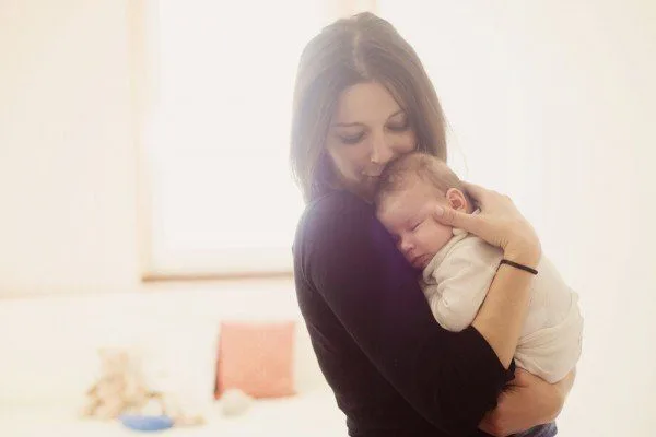 What are the best tips for traveling while pregnant?