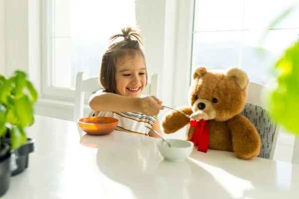 The benefits of “toy talk” 